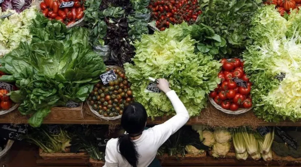 الخضراوات تقلل بشكل كبير من خطر الإصابة بسرطان الأمعاء (رويترز)