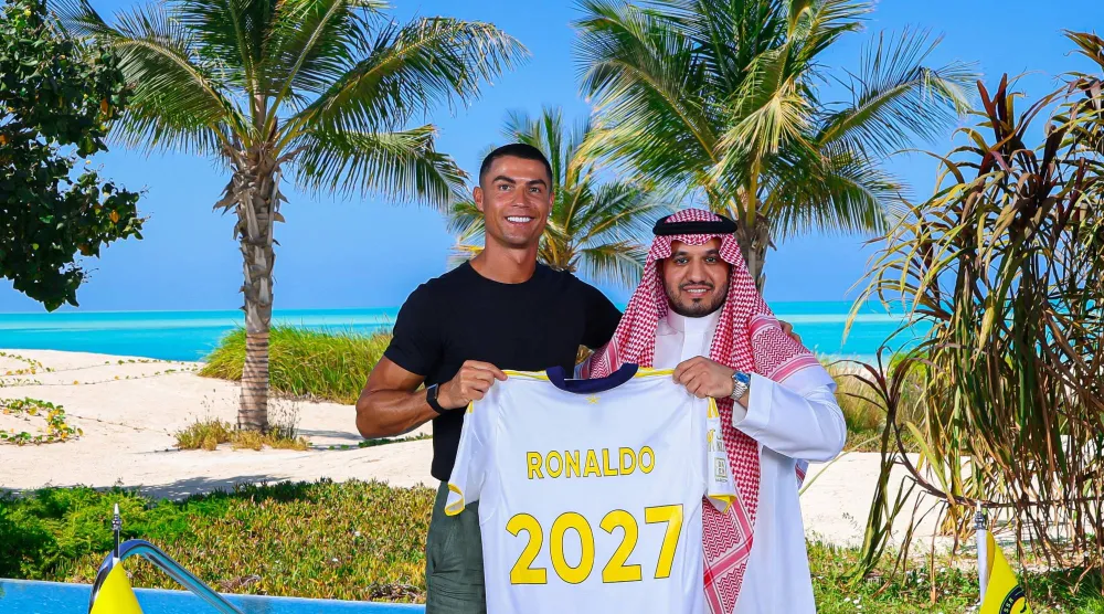 رونالدو جدد عقده لموسمين مع النصر (رويترز)