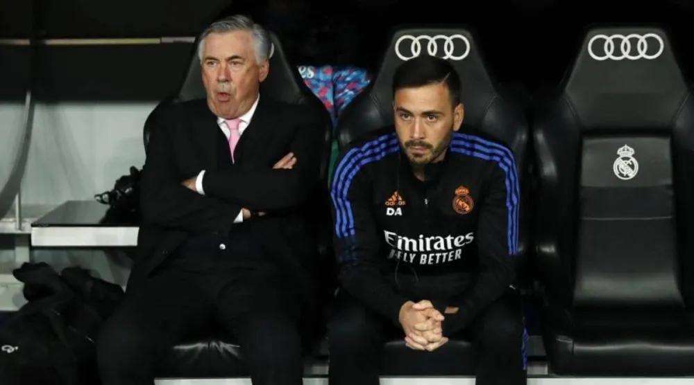 دافيدي أنشيلوتي إلى جوار والده كارلو أنشيلوتي في ريال مدريد (وسائل إعلام إسبانية)