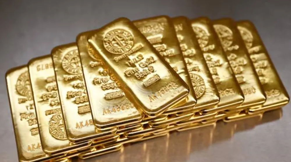 سبائك ذهبية مكدسة في غرفة صناديق الإيداع الآمن في «برو أوروم» في ميونيخ (رويترز)