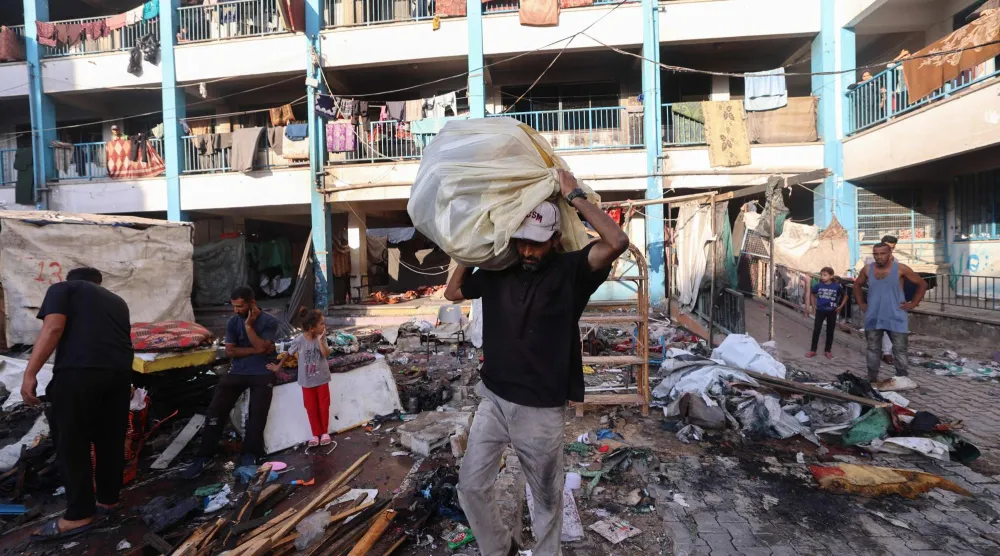 المفوض العام لـ«لأونروا» يدين الحظر المفروض منذ أكثر من 640 يوماً على دخول الصحافيين من وسائل الإعلام الدولية إلى غزة (أ.ف.ب)