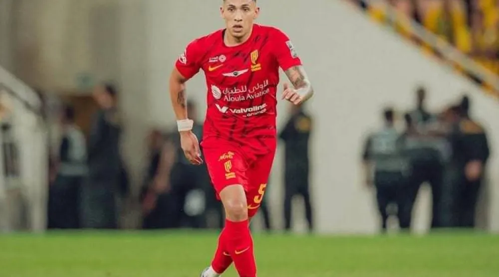 لاعب خط الوسط إيكي فيرنانديز (نادي القادسية)