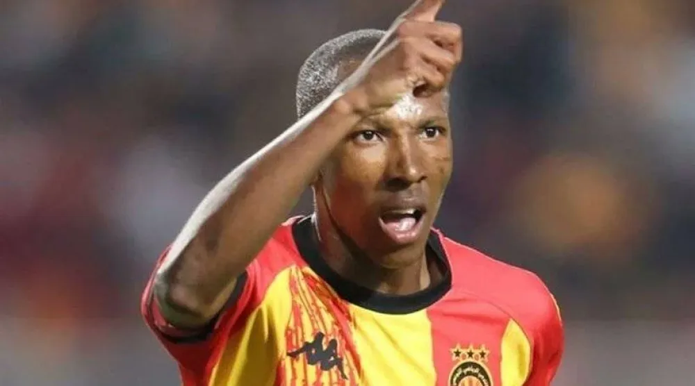اللاعب الجنوب أفريقي إلياس موكوانا (الشرق الأوسط)