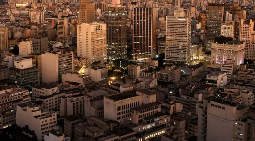 منظر عام لوسط مدينة ساو باولو (رويترز)