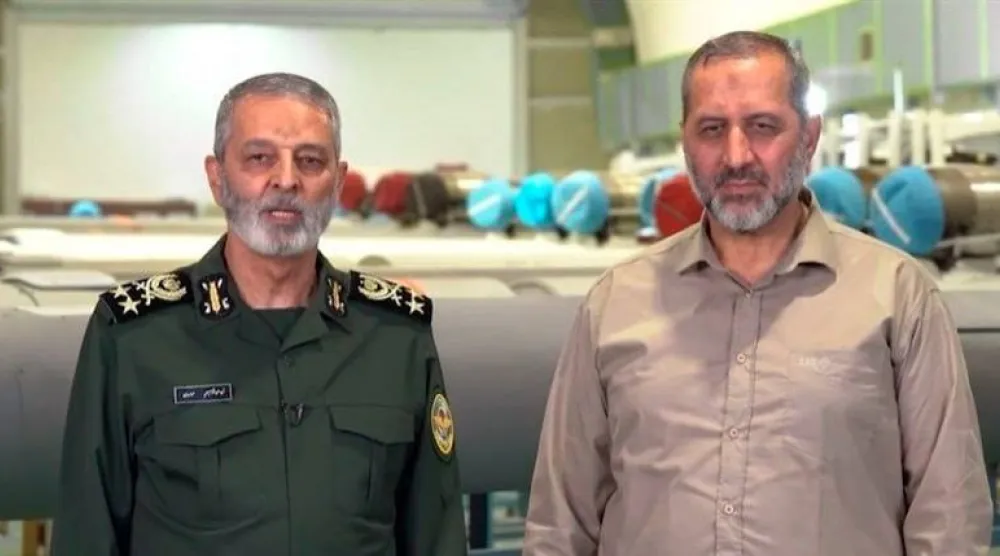 صورة نشرتها مواقع «الحرس الثوري» من جولة تفقدية لرئيس الأركان إلى موقع صاروخي في مكان غير معروف