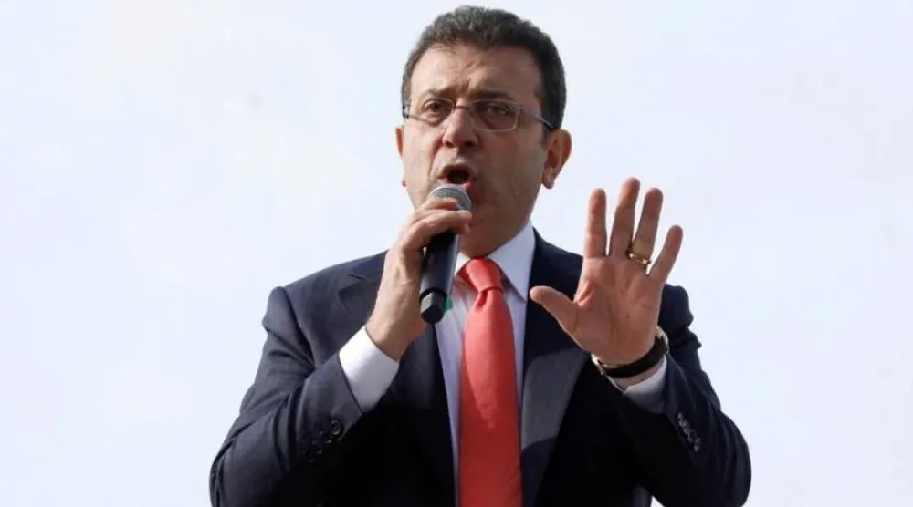رئيس بلدية إسطنبول المحتجز أكرم إمام أوغلو (رويترز)