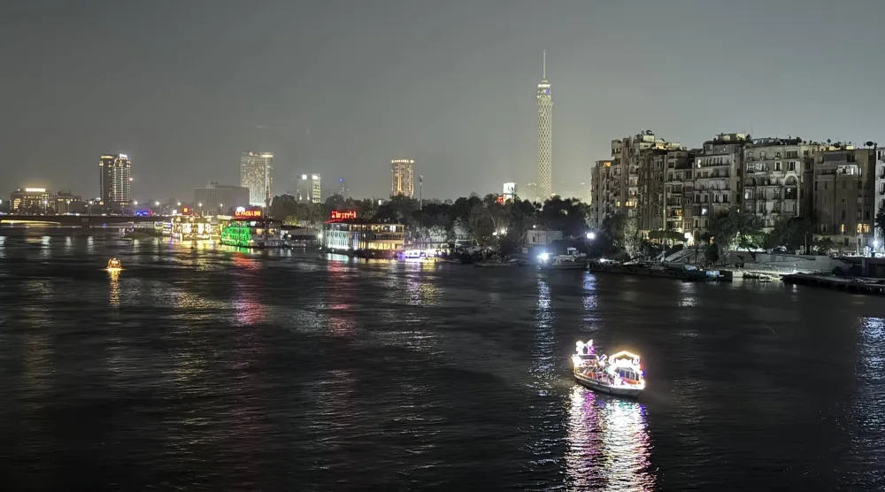أبراج ومؤسسات مالية على نيل القاهرة (تصوير: عبد الفتاح فرج)
