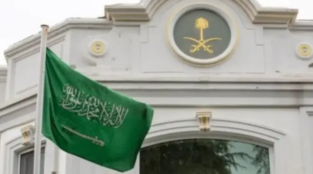 السفارة السعودية في إندونيسيا تتابع جهود العثور على مواطن تعرض للغرق