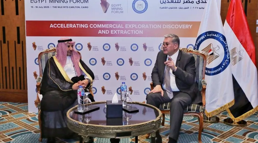 وزير البترول والثروة المعدنية المصري كريم بدوي خلال استقباله خالد المديفر نائب وزير الصناعة والثروة المعدنية السعودي (وزارة البترول المصرية)