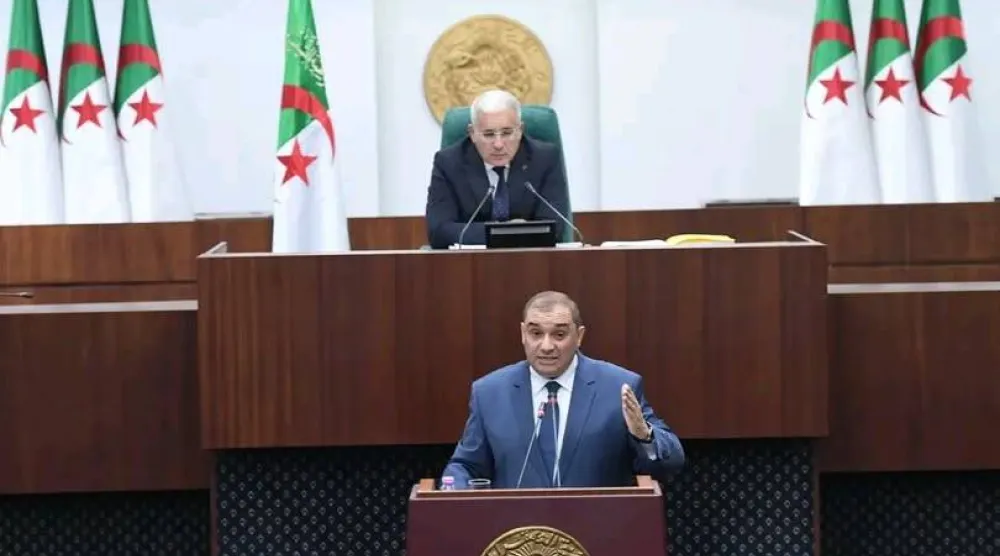وزير العدل أثناء عرض مشروع تعديل قانون مكافحة المخدرات في المجلس الشعبي الوطني (البرلمان)