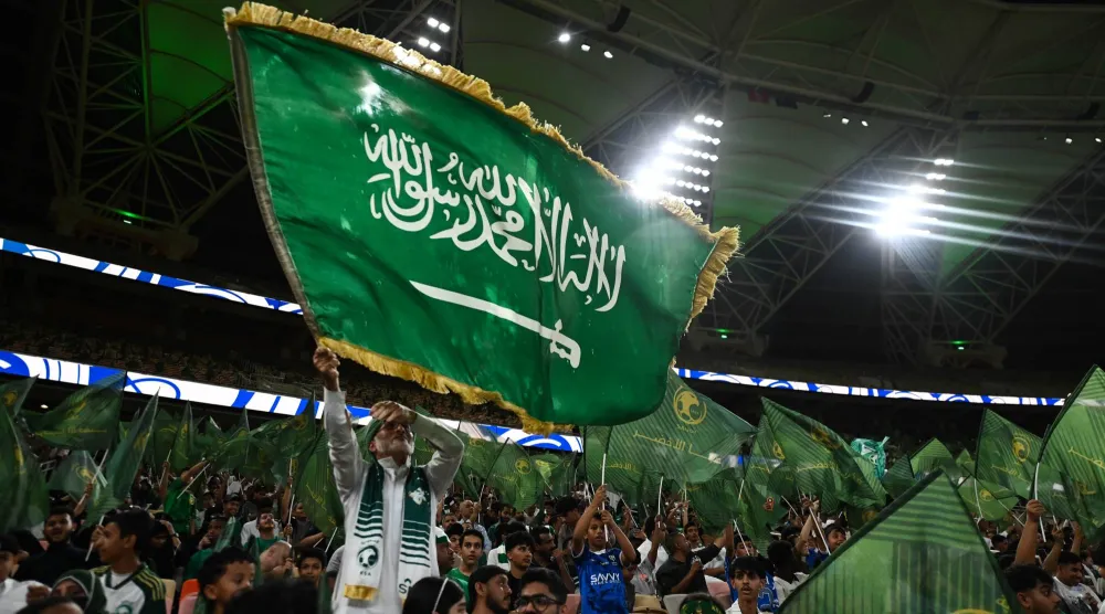 جماهير الأخضر تترقب مصيره في قرعة الملحق المونديالي (تصوير: علي خمج)