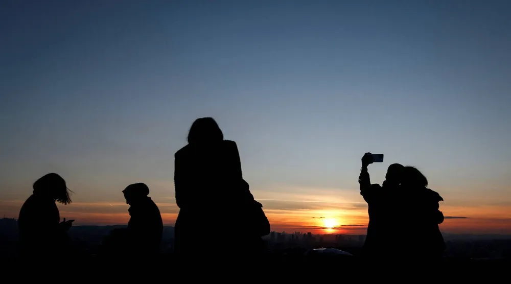 FILE PHOTO: People enjoy the sunset in Ankara, Türkiye January 4, 2022. REUTERS/Cagla Gurdogan/File Photo