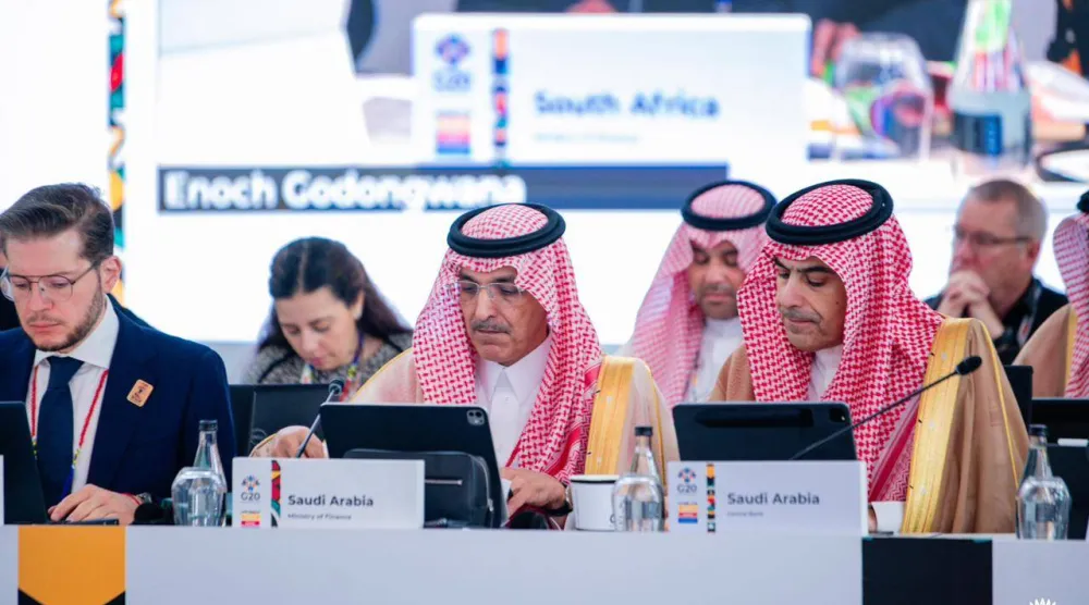 وزير المالية محمد الجدعان ومحافظ البنك المركزي السعودي أيمن السياري (وزارة المالية)