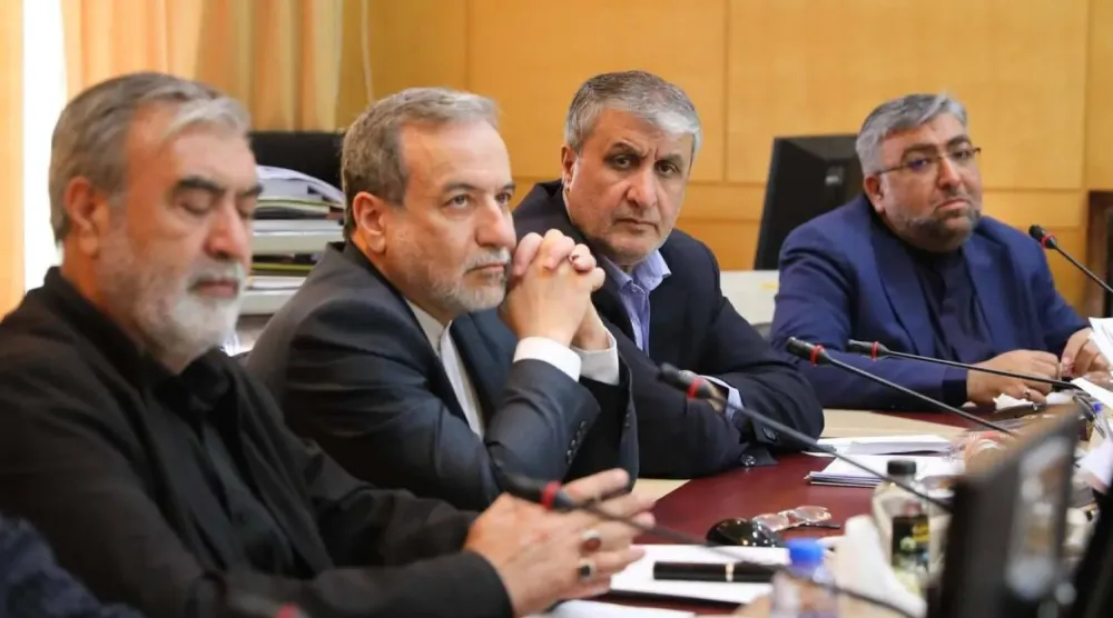 İran Dışişleri Bakanı Abbas Arakçi, İran Atom Enerjisi Kurumu Başkanı Muhammed İslami ve Ulusal Güvenlik Komitesi Başkanı İbrahim Azizi (İran Şura Meclisi)