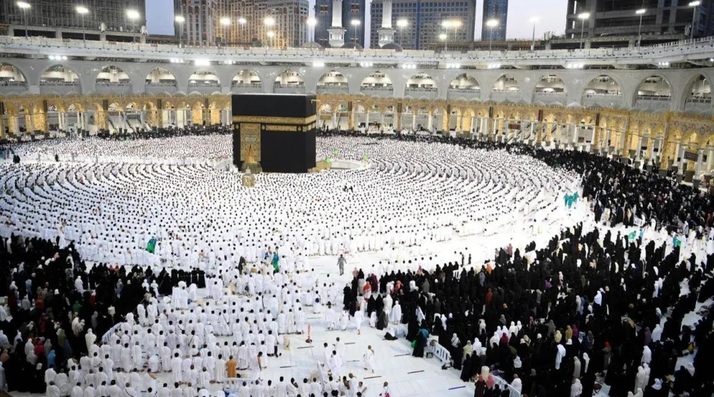 معتمرون مما يربو على 160 دولة يتدفقون بالملايين خلال موسم العمرة (واس)