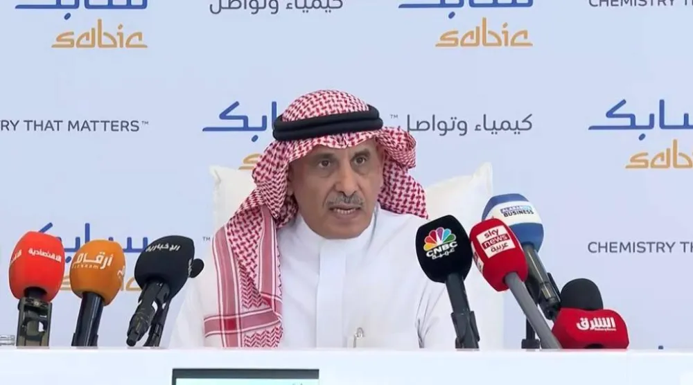 الرئيس التنفيذي لشركة «سابك» عبد الرحمن الفقيه خلال مؤتمر صحافي عقب إعلان نتائج الربع الثاني (الشرق الأوسط)
