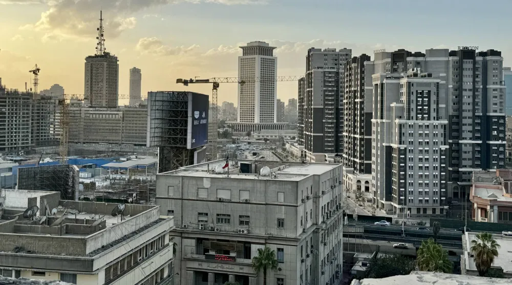 تطوير وإنشاءات مبانٍ حديثة بوسط القاهرة (تصوير: عبد الفتاح فرج)