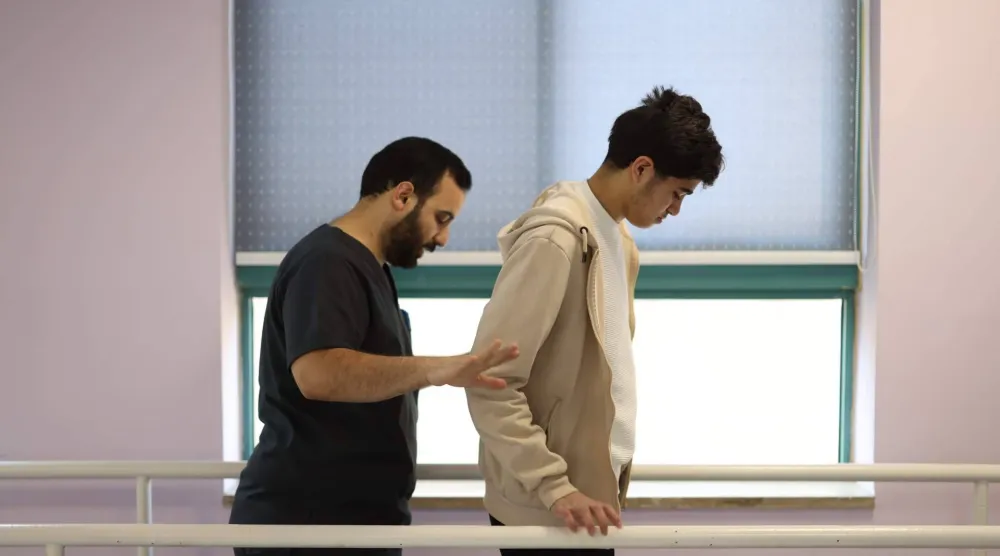  العلاج السلوكي الإدراكي يهدف إلى المساعدة على تغيير طريقة تفكير الناس بالألم واستجابتهم له (رويترز)