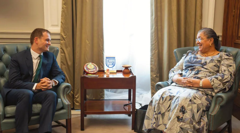 من اجتماع تيتيه مع مسؤول الخارجية البريطانية (البعثة الأممية)
