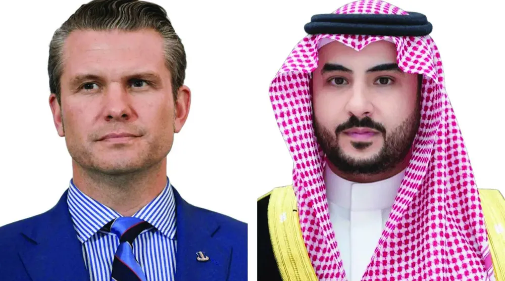 وزير الدفاع السعودي الأمير خالد بن سلمان ونظيره الأميركي بيت هيغسيث (الشرق الأوسط)