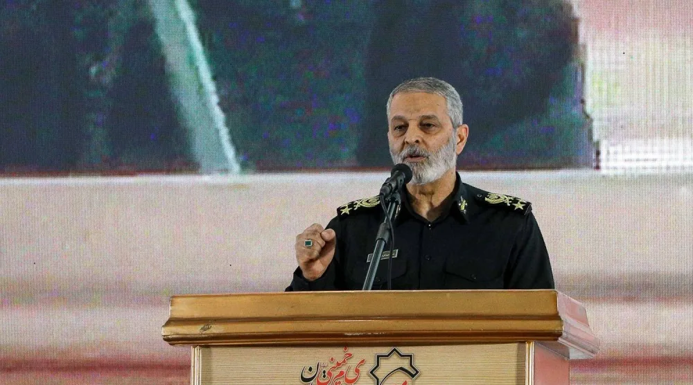 رئيس الأركان عبد الرحيم موسوي يلقي خطاباً في طهران اليوم (دفاع برس)