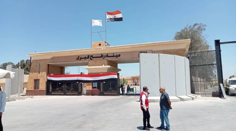 معبر رفح البري مفتوح من الجانب المصري لكن دون دخول المساعدات (تصوير: محمد عبده حسنين)
