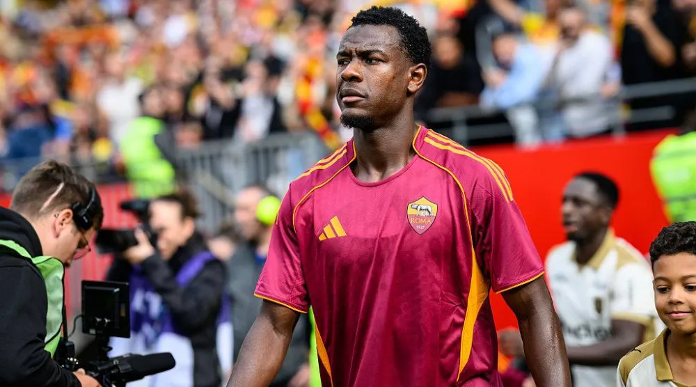 مدافع روما الإيفواري إيفان نديكا (نادي روما)