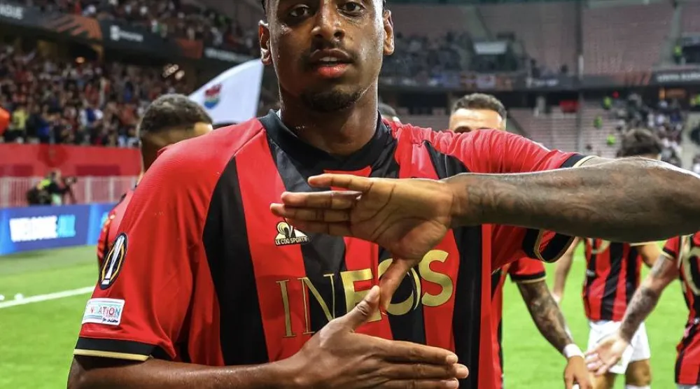 بابلو روزاريو لاعب خط وسط نادي نيس (نيس الفرنسي) 