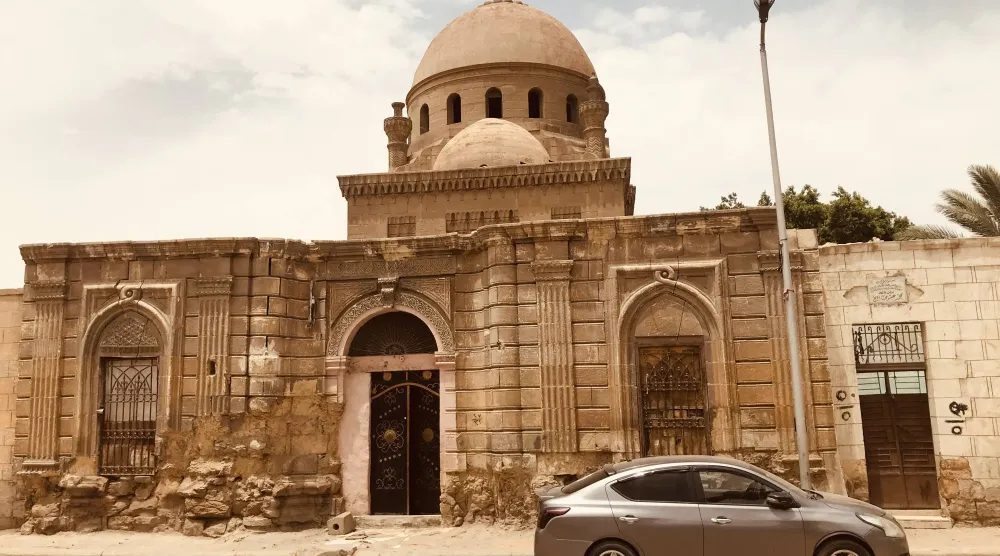 قبة الحجازية تجاور ضريح الإمام الشافعي بجبانة القاهرة (الشرق الأوسط) 