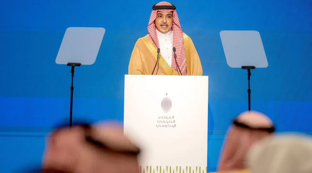 الوزير سلمان الدوسري يتحدث خلال المؤتمر الصحافي في الرياض الأربعاء (وزارة الإعلام)