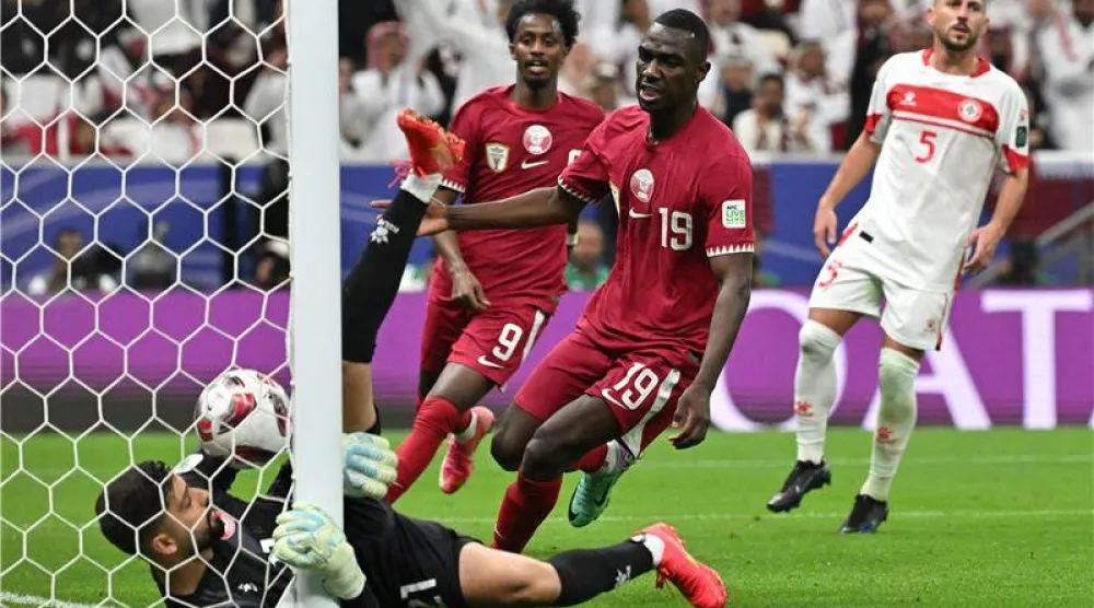 من المباراة التي جمعت قطر ولبنان في افتتاح كأس آسيا 2023 (الشرق الأوسط) 