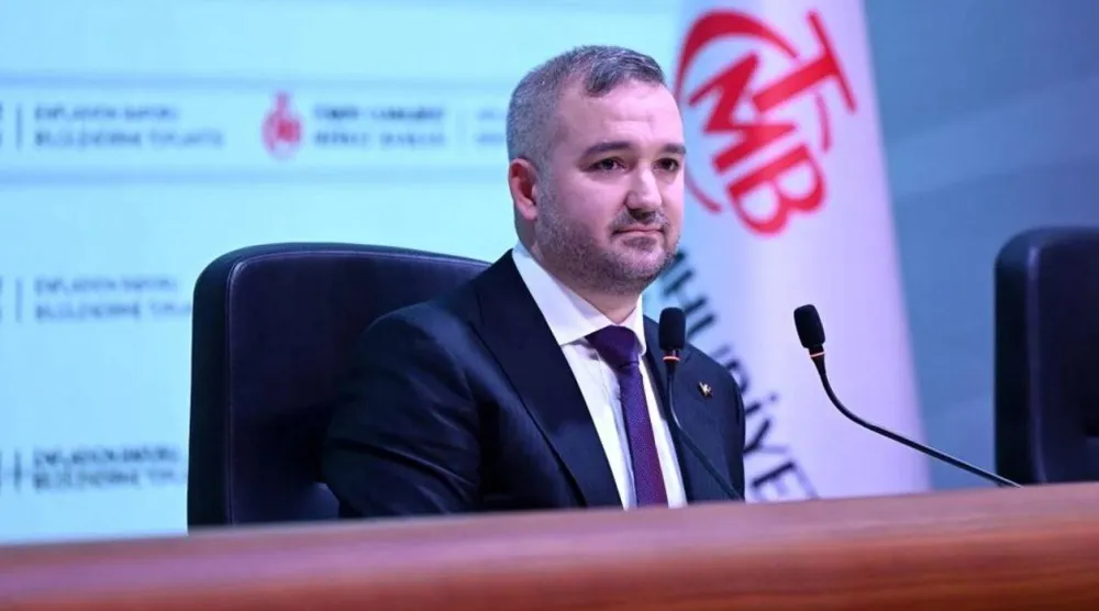 رئيس البنك المركزي التركي فاتح كاراهان استعرض التقرير الفصلي الثالث للتضخم (من حسابه في «إكس»)