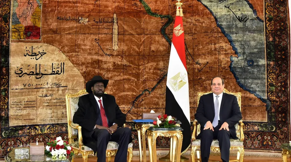 الرئيس المصري عبد الفتاح السيسي في لقاء سابق مع سيلفا كير رئيس جنوب السودان بقصر الاتحادية في القاهرة (الرئاسة المصرية)