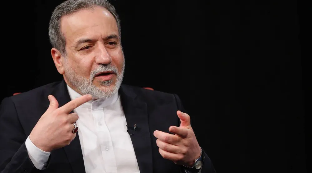 صورة نشرها حساب عراقجي على «تلغرام» من حديثه للتلفزيون الرسمي مساء الأربعاء 6 أغسطس 2025 