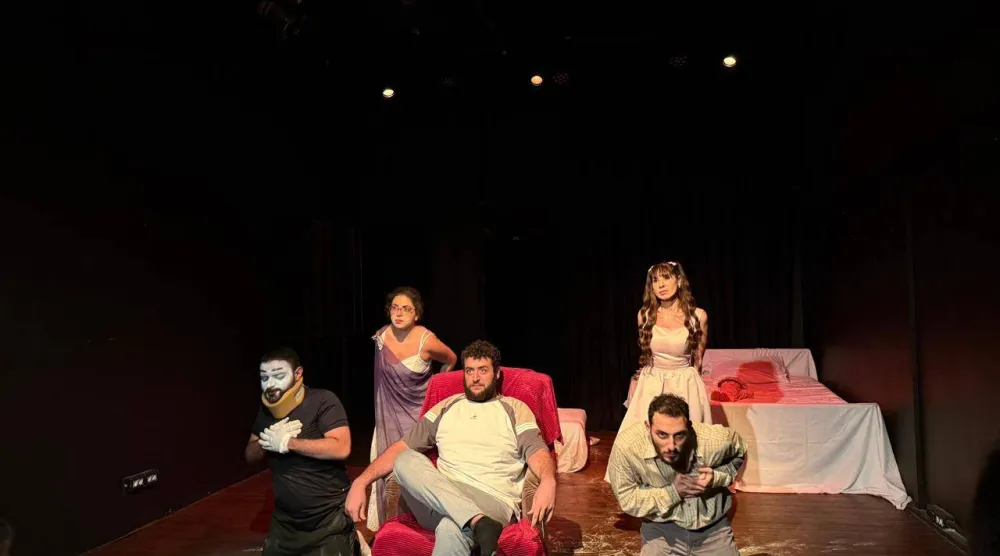 لا يهم إن كنت مجنوناً أو عاقلاً... المهم أن تكون صادقاً (الشرق الأوسط)