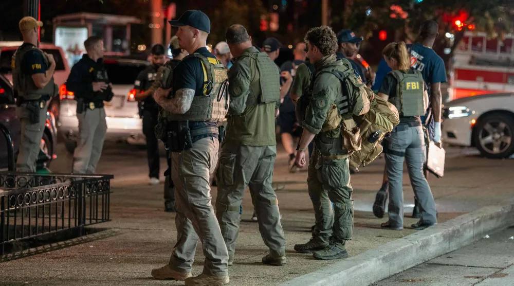 عناصر من مكتب التحقيقات الفيدرالي (FBI) في واشنطن (أ.ف.ب)