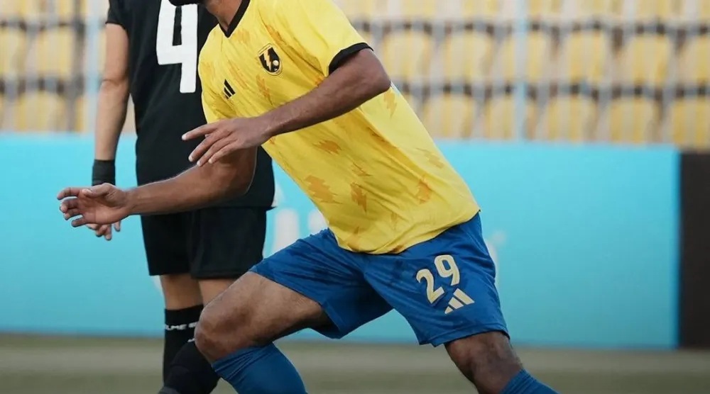 شيكا محتفلاً بهدفه في شباك بتروجت (الشرق الأوسط)