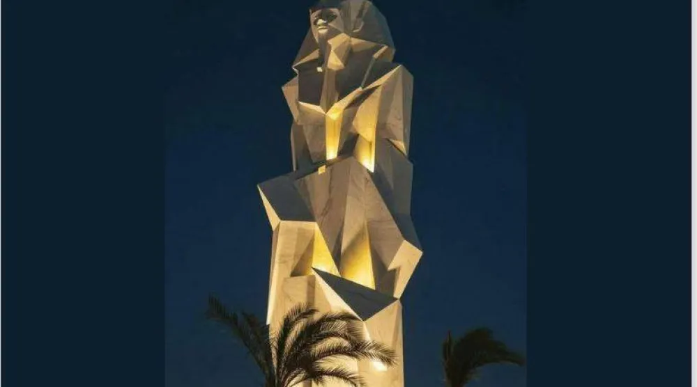 التمثال الذي شهد جدلاً في مدخل طريق القاهرة الإسكندرية الصحراوي (فيسبوك)