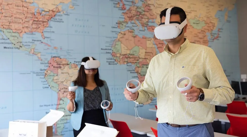 الرياضات الافتراضية تعتمد على تقنيات الواقع الافتراضي لتمكين اللاعبين من ممارسة أنشطة رياضية في بيئة رقمية تفاعلية (جامعة دنفر)