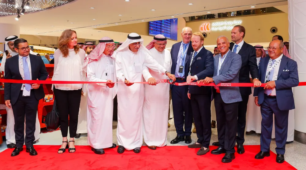 تدشين السوق الحرة في مطار الملك عبد العزيز الدولي بجدة