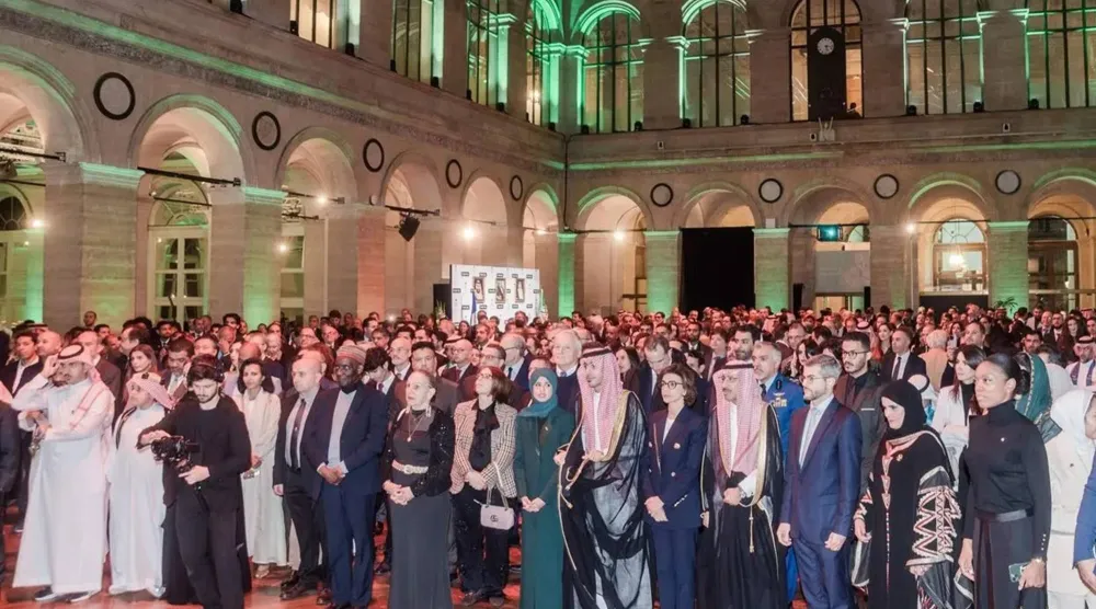 حضور تمثل بمسؤولين ودبلوماسيين وشخصيات فاعلة اجتماعياً واقتصادياً وثقافياً وإعلامياً (واس)