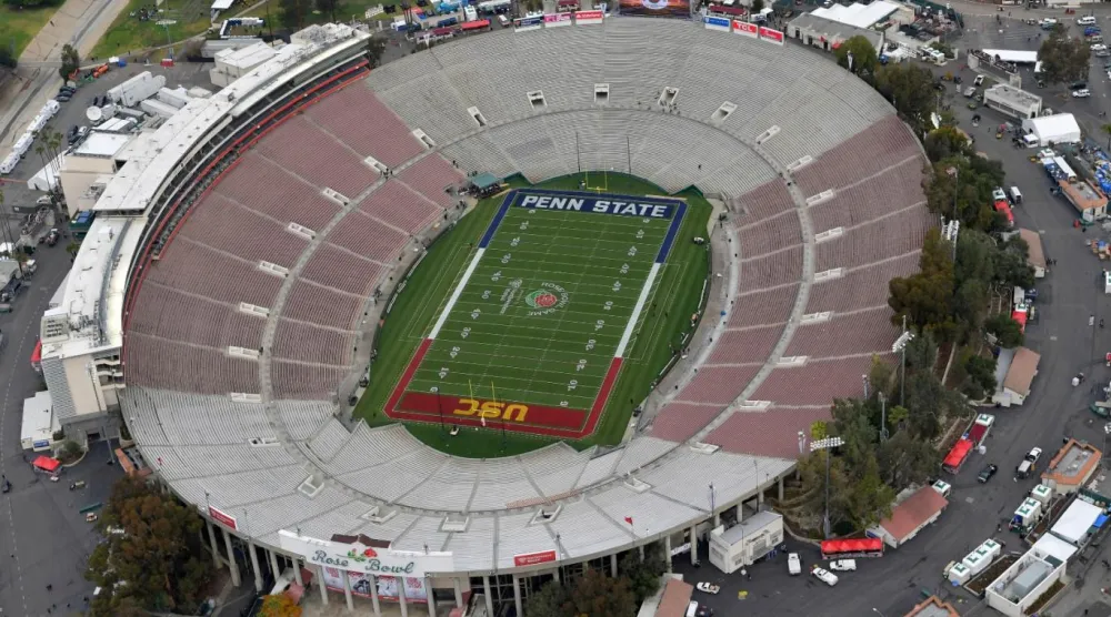 Kaliforniya'nın Pasadena kentindeki Rose Bowl stadyumu, 2026 FIFA Dünya Kupası'nın açılış maçı için önerilen mekanlardan biri. FIFA yetkilileri turnuvanın bilet fiyatları belirlenirken "değişken fiyatlandırma" kullanılacağını söyledi (AP)