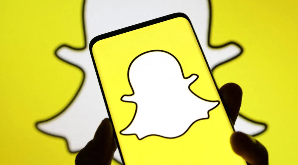 العلامة التجارية لشركة «سناب شات» (أرشيفية - رويترز)