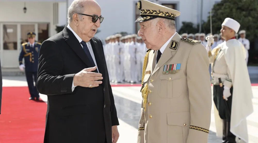 رئيس الجزائر مع رئيس أركان الجيش (وزارة الدفاع)