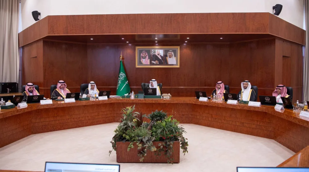 جانب من اجتماع «اللجنة الدائمة للحج والعمرة» برئاسة الأمير سعود بن مشعل (إمارة منطقة مكة المكرمة)