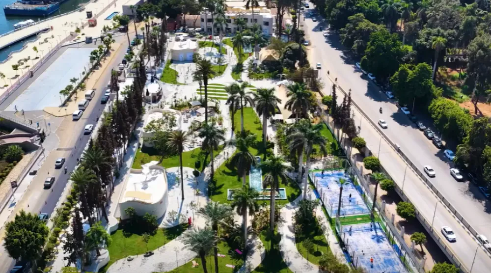 جانب من حديقة المسلة بعد تطويرها (الهيئة المصرية للاستعلامات)