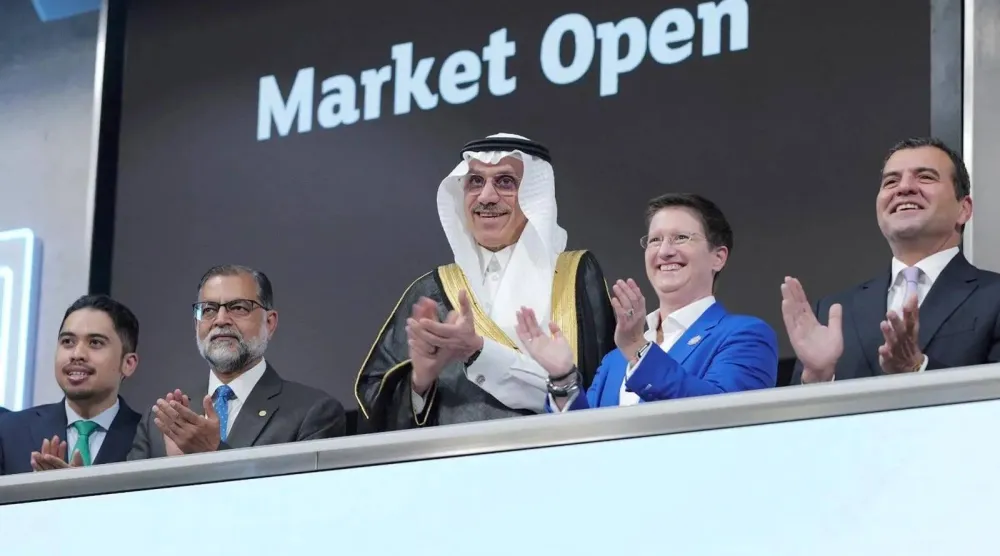 رئيس «مجموعة البنك الإسلامي للتنمية» خلال حفل الإدراج (الشرق الأوسط)