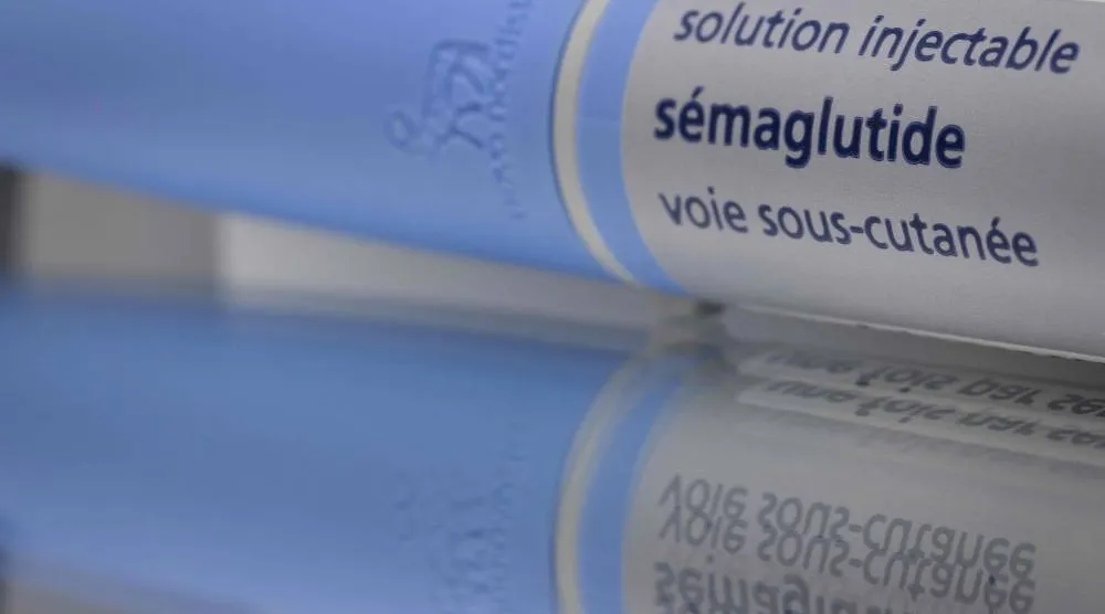 حقن «سيماغلوتايد» تسوَّق تجارياً باسم «أوزمبيك» و«ويغوفي» (أ.ف.ب)