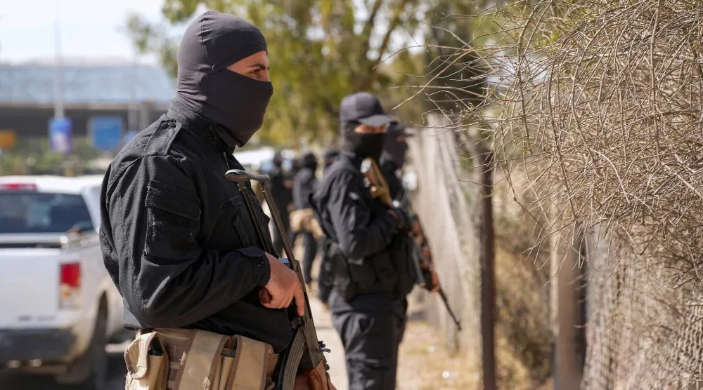 عناصر من قوات الأمن السورية (أ.ف.ب)