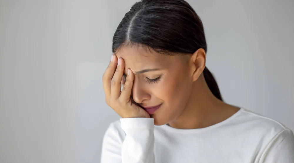 الجينات والالتهابات وراء تراجع أسرع في الذاكرة لدى النساء